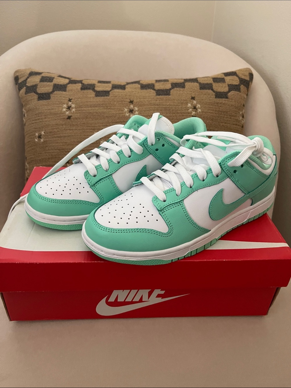 Nike Low-Top Sneakers in White and Mint